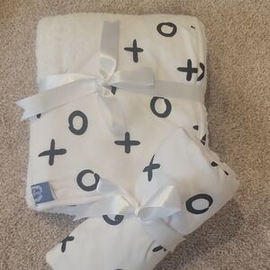 White Blanket with Black XO Pattern